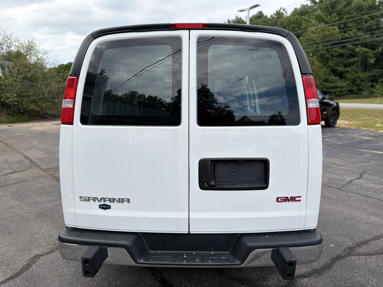 GMC Savana G2500 Cargo 2025
