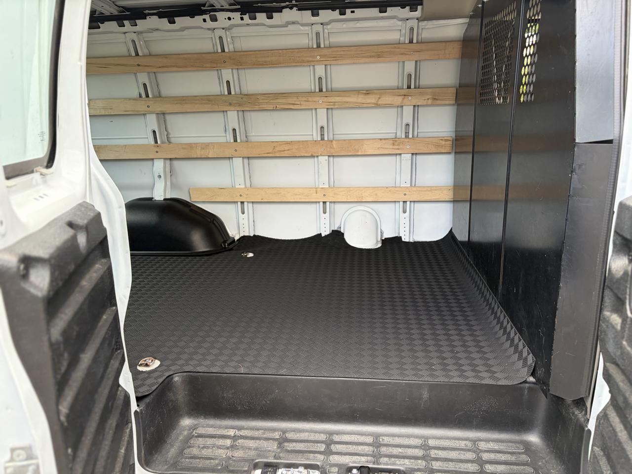 GMC Savana G2500 Cargo 2025