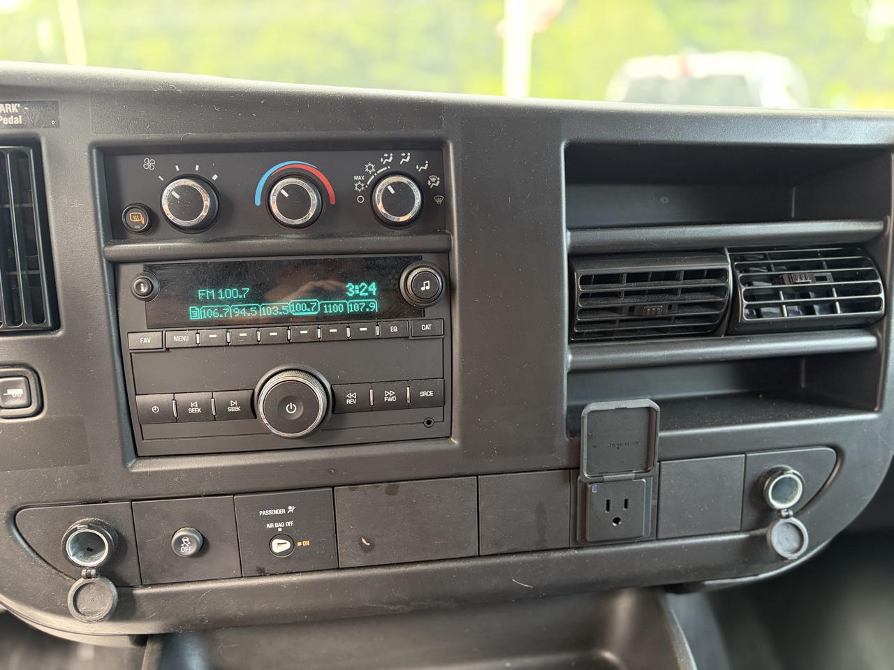 GMC Savana G2500 Cargo 2025