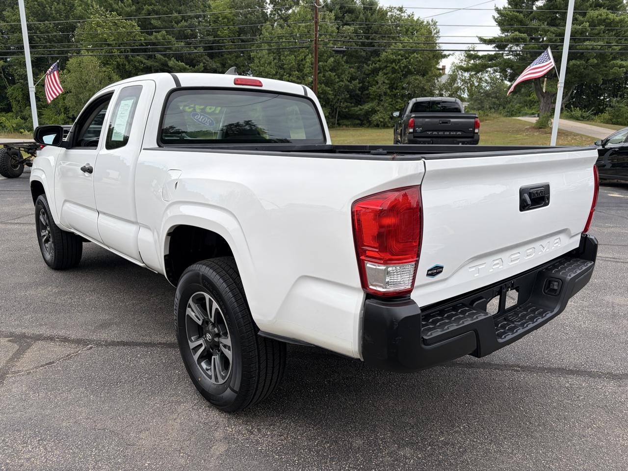 Toyota Tacoma SR5 Access Cab I4 6AT 2WD 2016