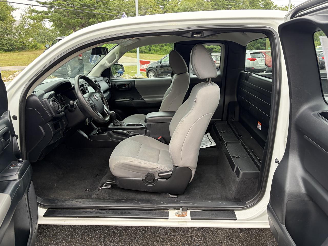 Toyota Tacoma SR5 Access Cab I4 6AT 2WD 2016