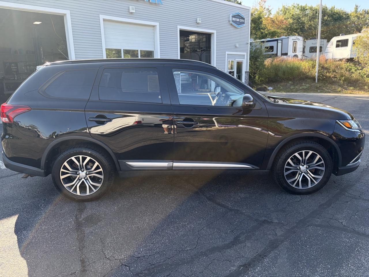 Mitsubishi Outlander SE AWD 2016