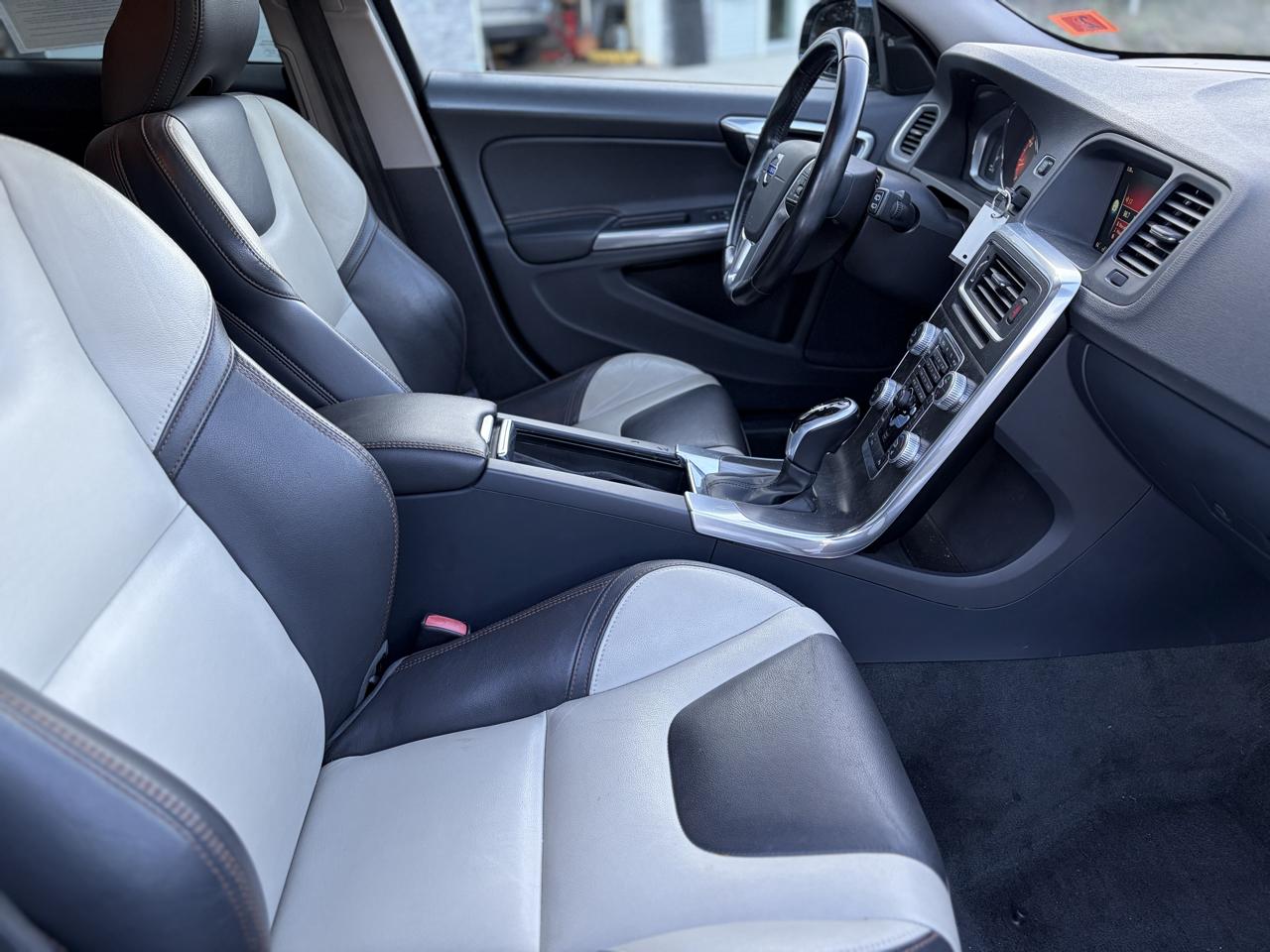 Volvo V60 Cross Country T5 2016