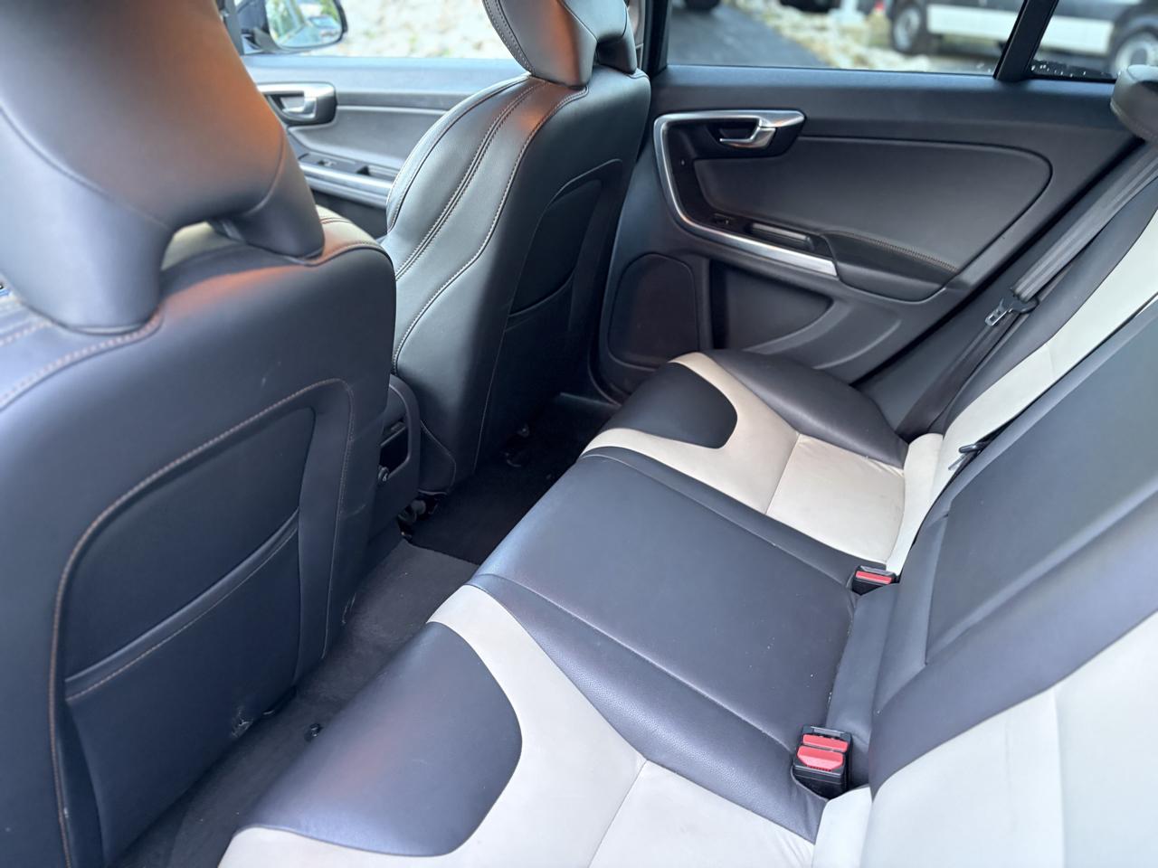 Volvo V60 Cross Country T5 2016