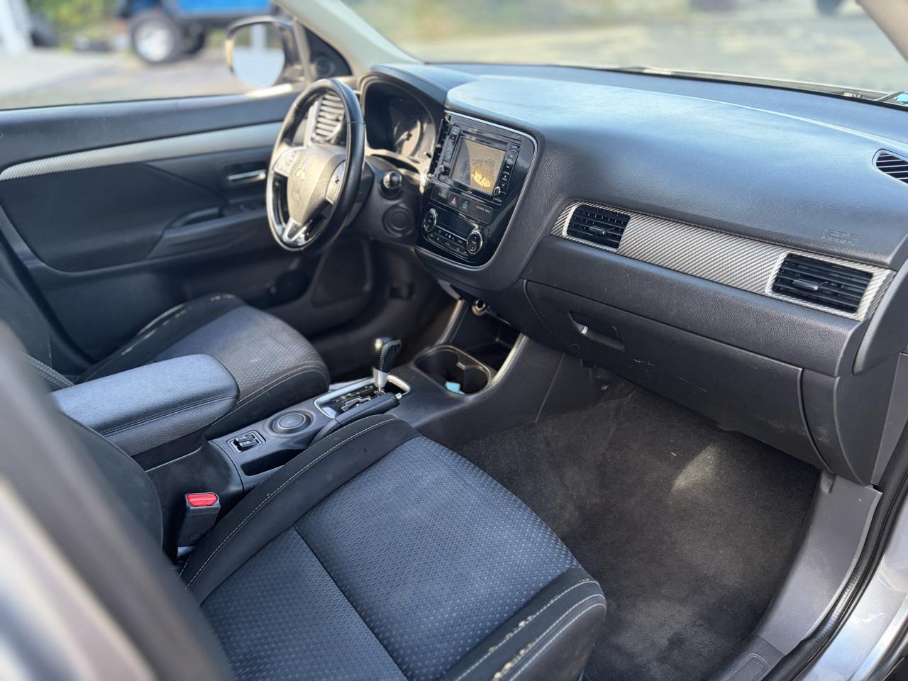 Mitsubishi Outlander SE 2WD 2016