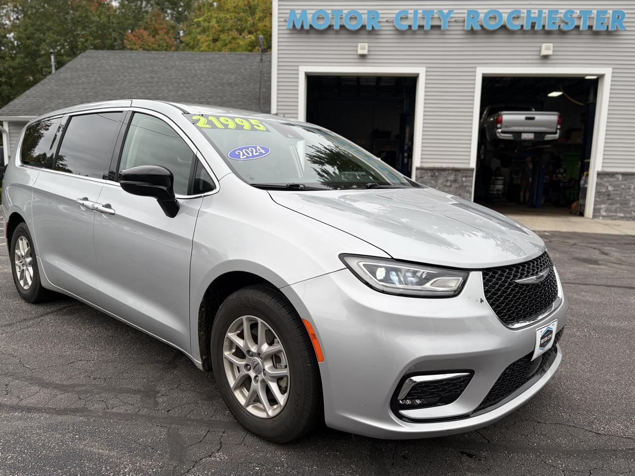 2024 Chrysler Pacifica Touring L