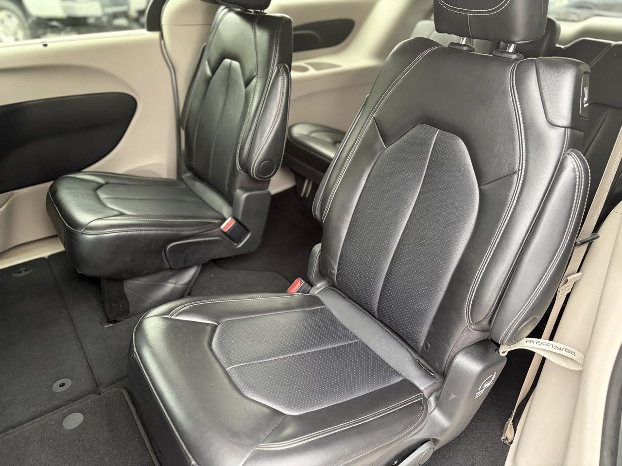 Chrysler Pacifica Touring L 2024
