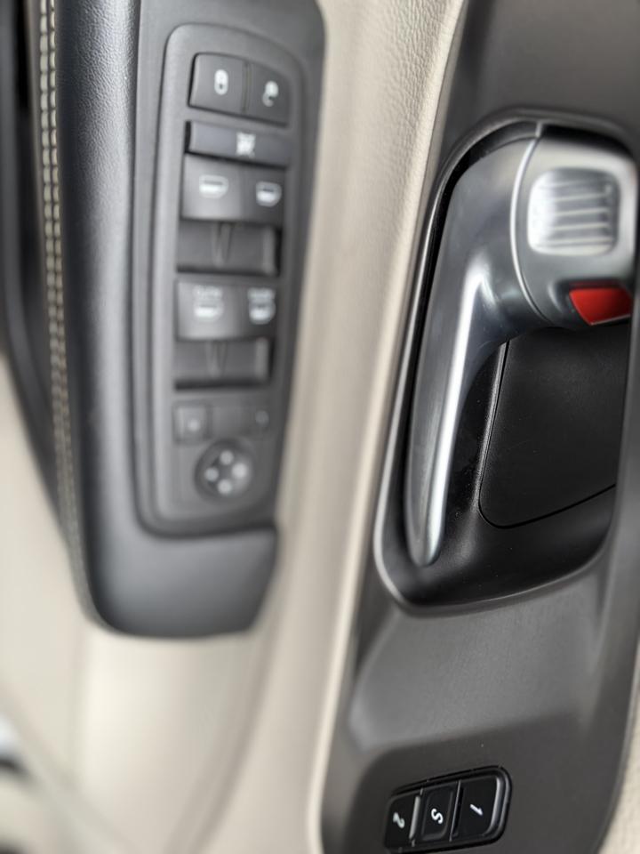 Chrysler Pacifica Touring L 2024