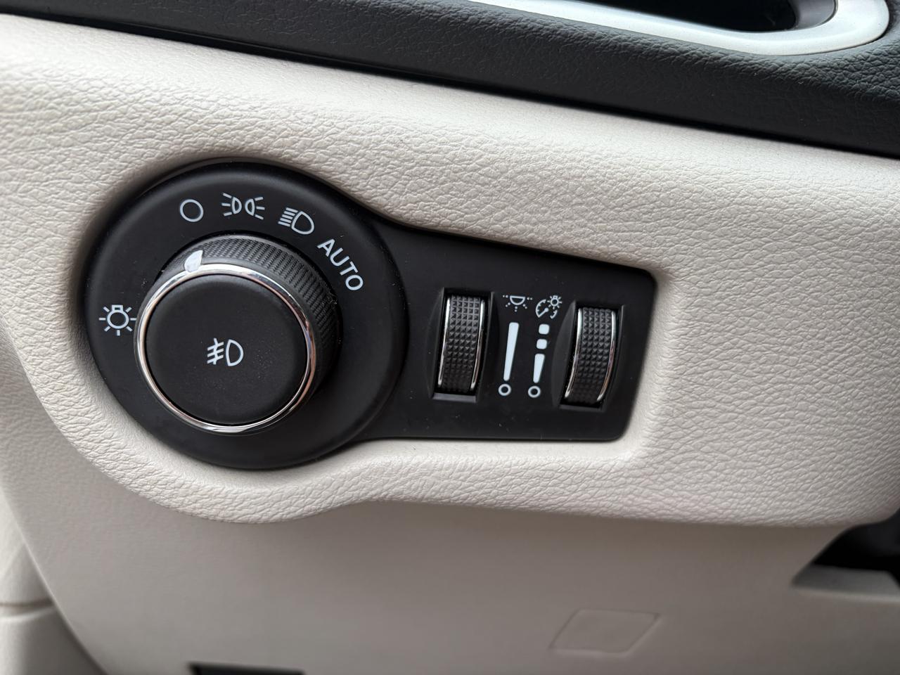 Chrysler Pacifica Touring L 2024