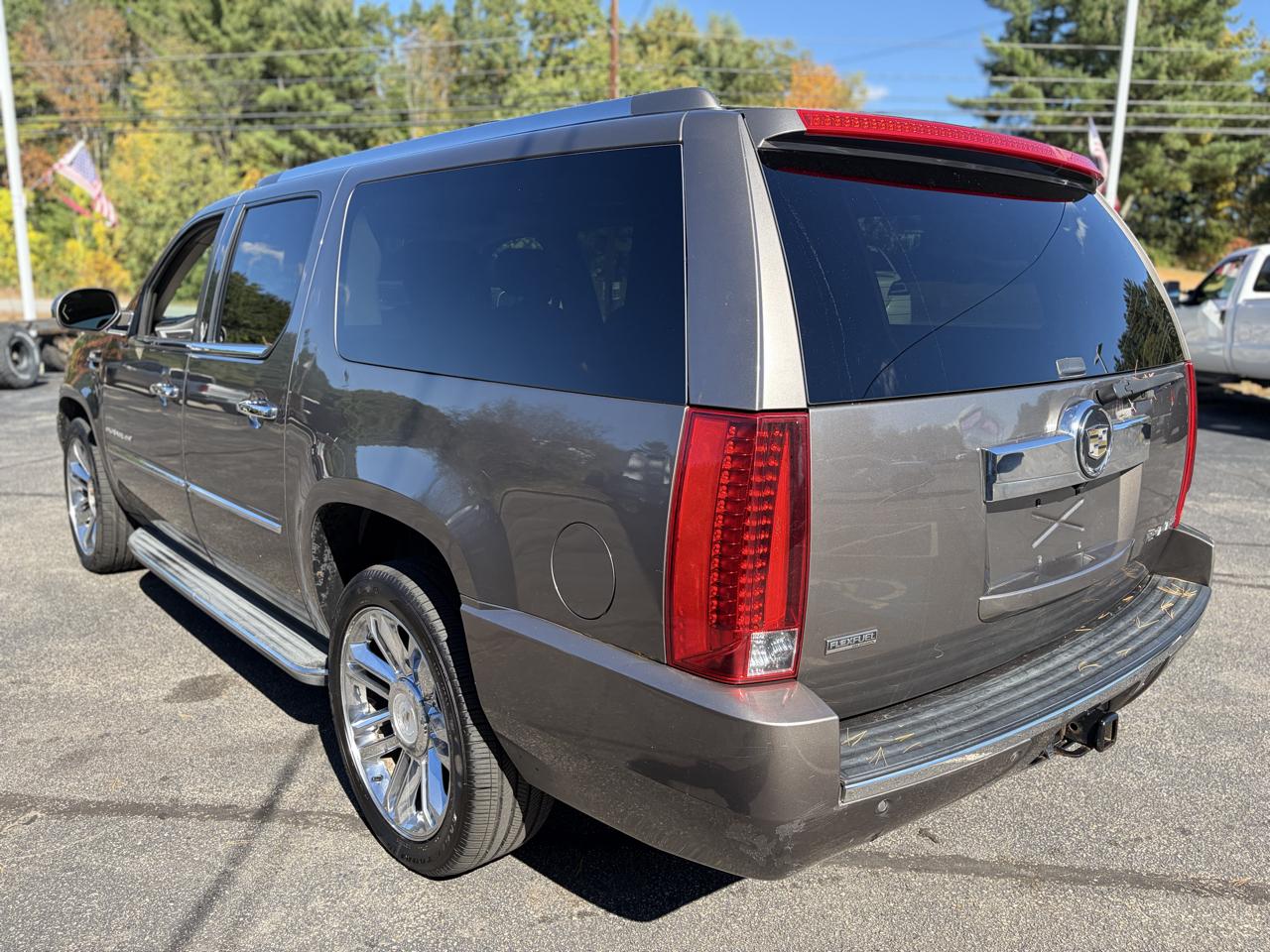Cadillac Escalade ESV AWD Luxury 2012