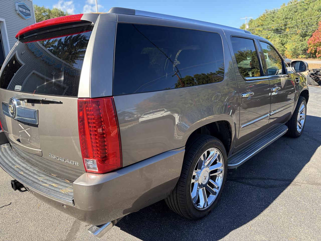 Cadillac Escalade ESV AWD Luxury 2012