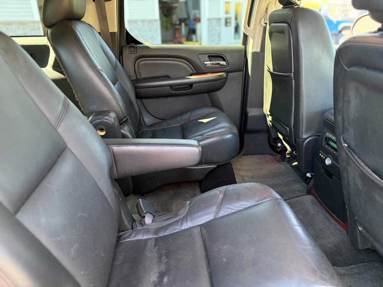 Cadillac Escalade ESV AWD Luxury 2012