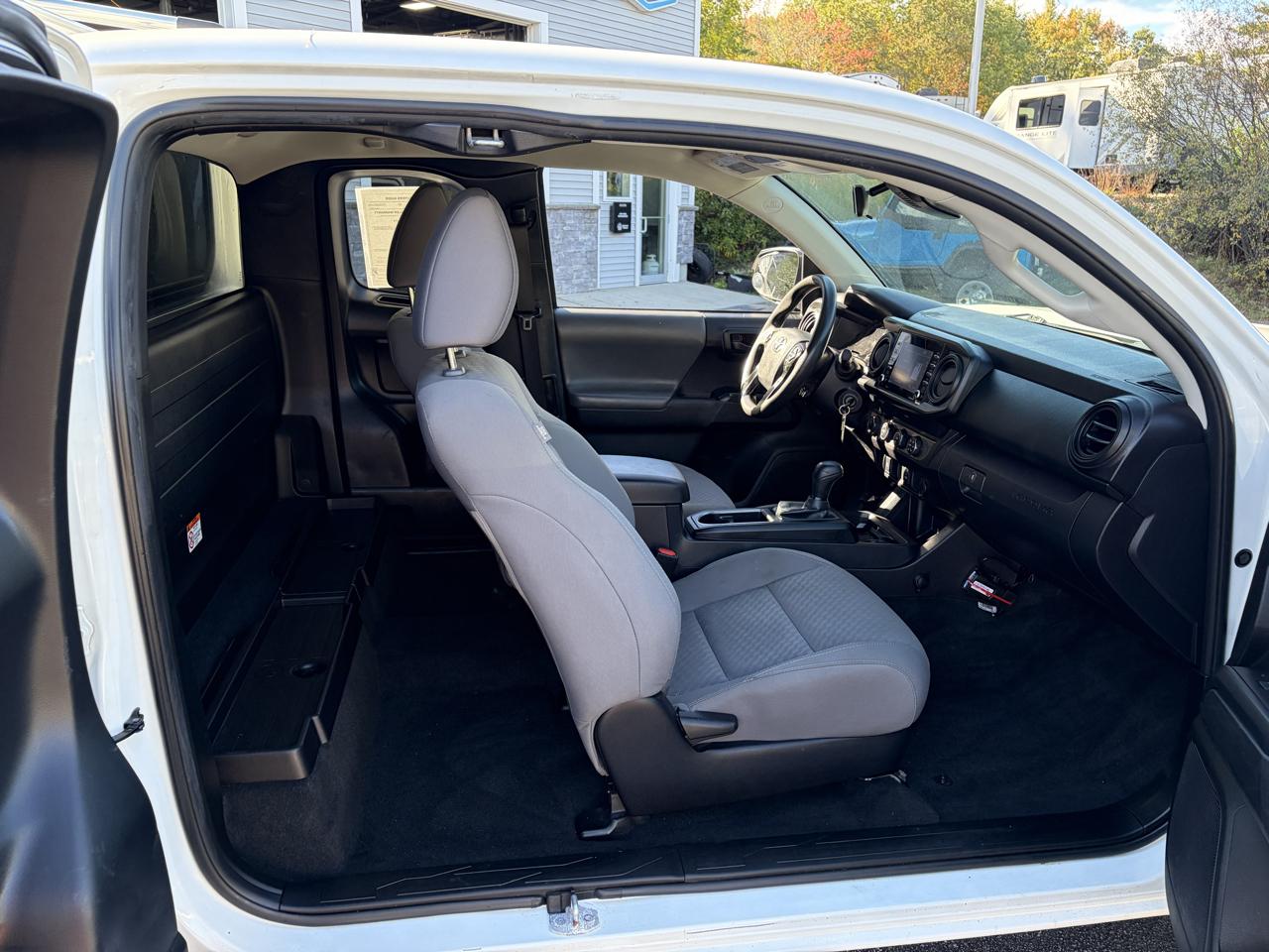 Toyota Tacoma SR5 Access Cab I4 6AT 2WD 2023