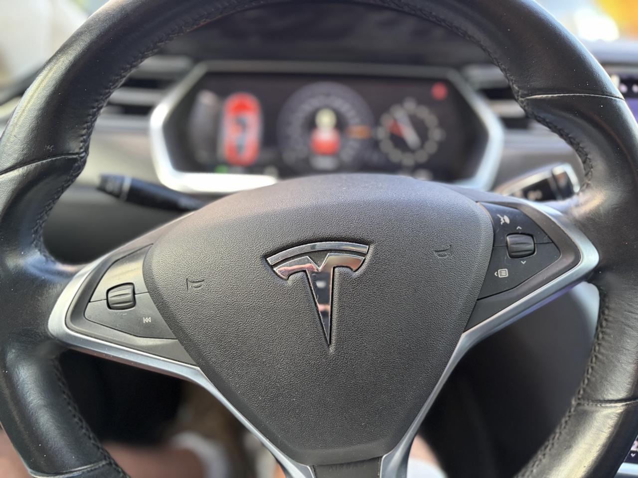 Tesla Model S  2014
