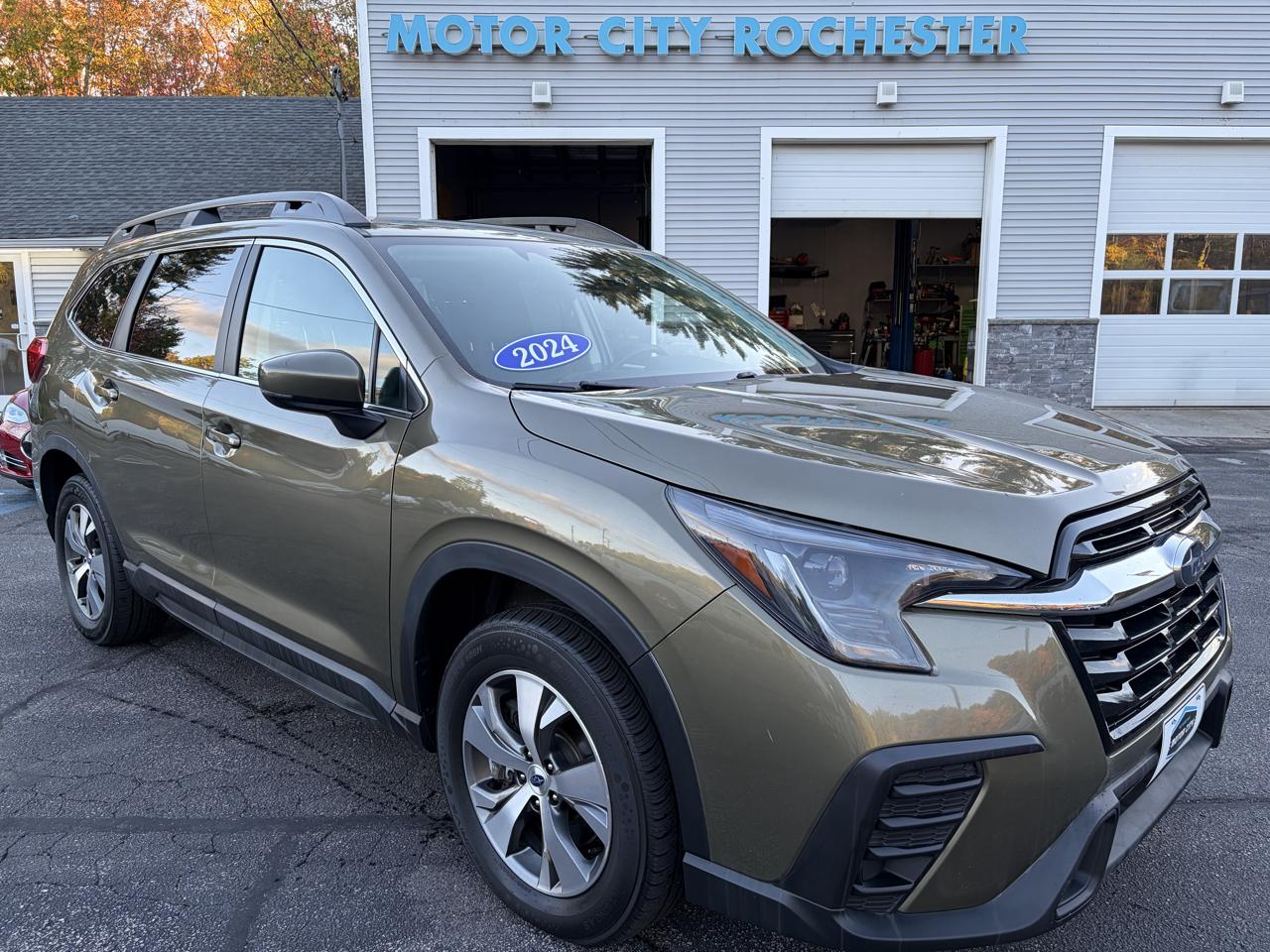  2024 Subaru Ascent Premium 8-Passenger AWD   