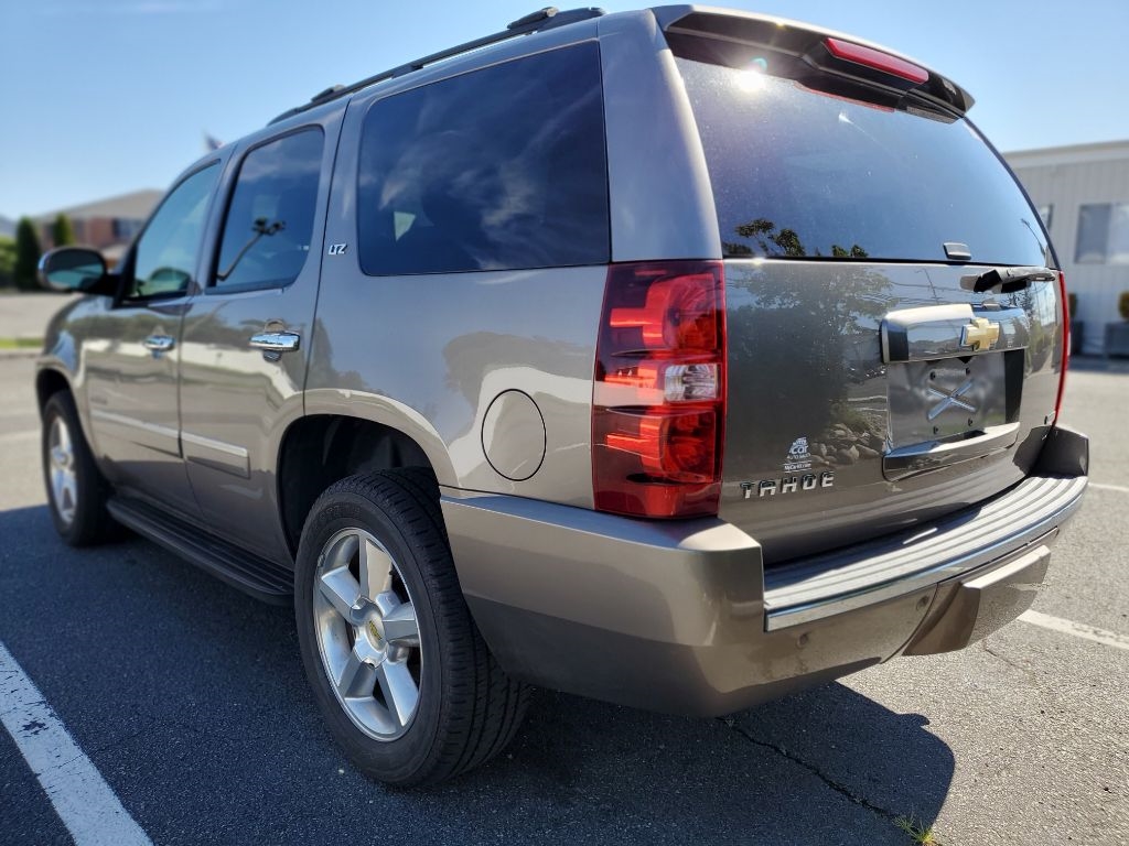 Chevrolet Tahoe LTZ 4WD 2011