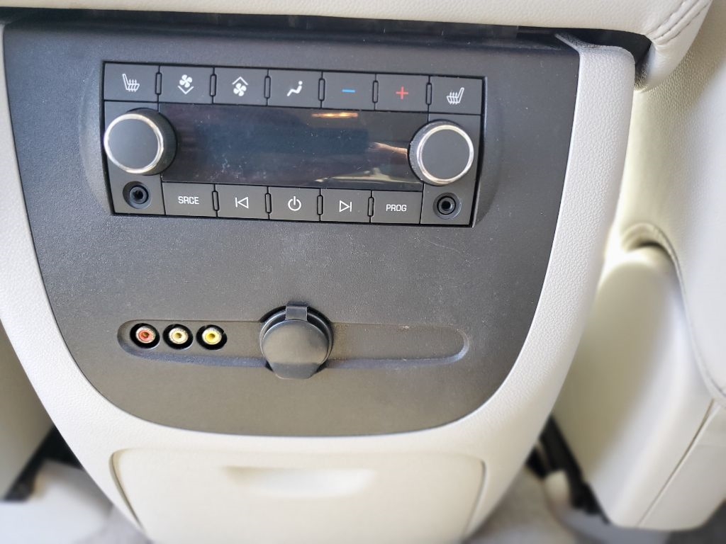 Chevrolet Tahoe LTZ 4WD 2011