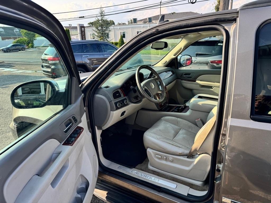 Chevrolet Tahoe LTZ 4WD 2011