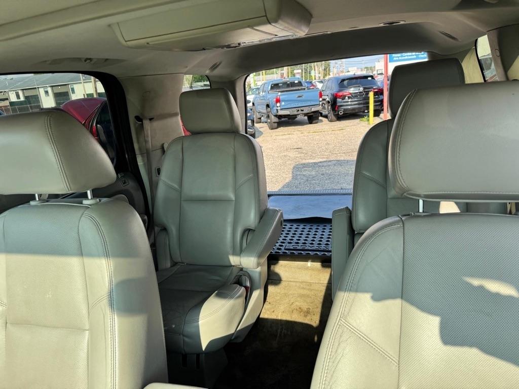 Chevrolet Tahoe LTZ 4WD 2011