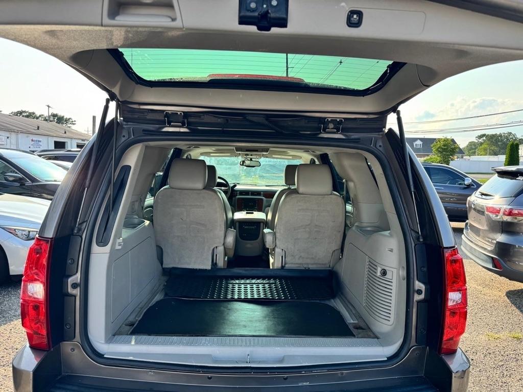 Chevrolet Tahoe LTZ 4WD 2011