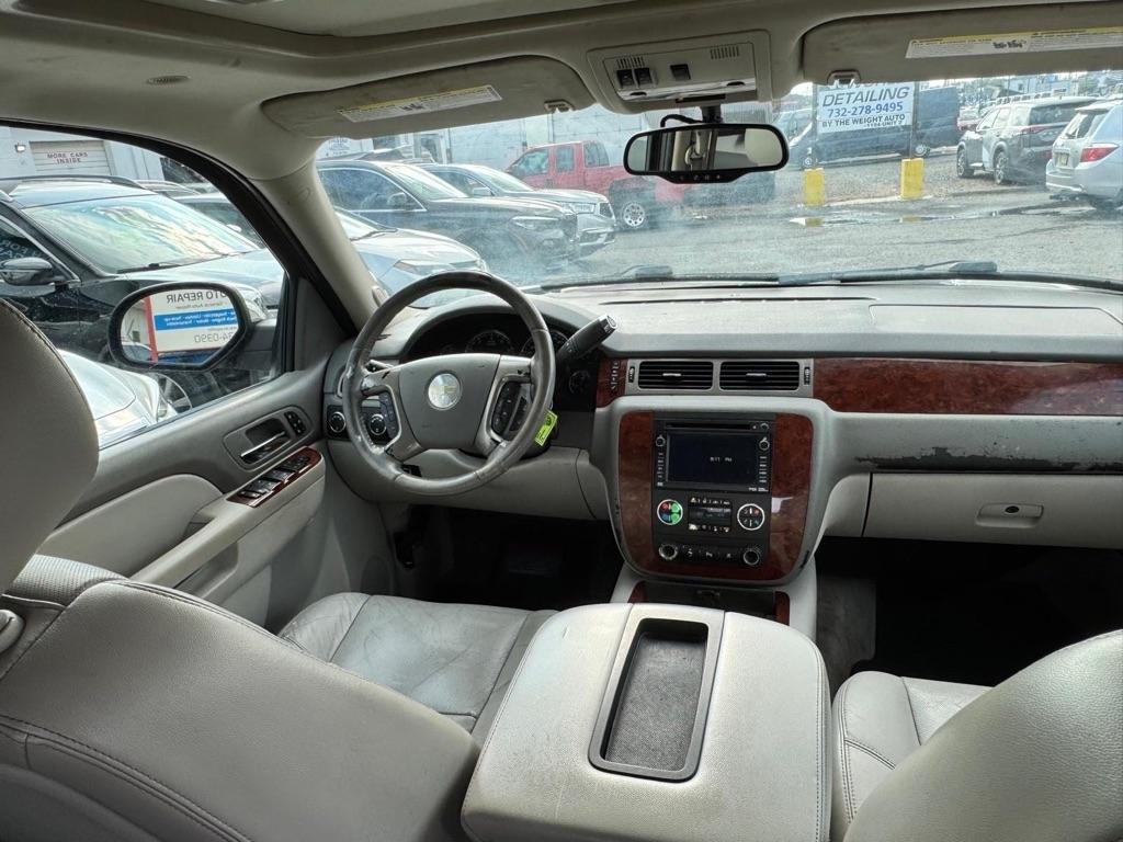 Chevrolet Tahoe LTZ 4WD 2011