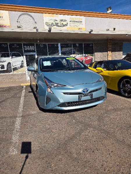 Toyota Prius Two 2016