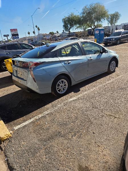 Toyota Prius Two 2016
