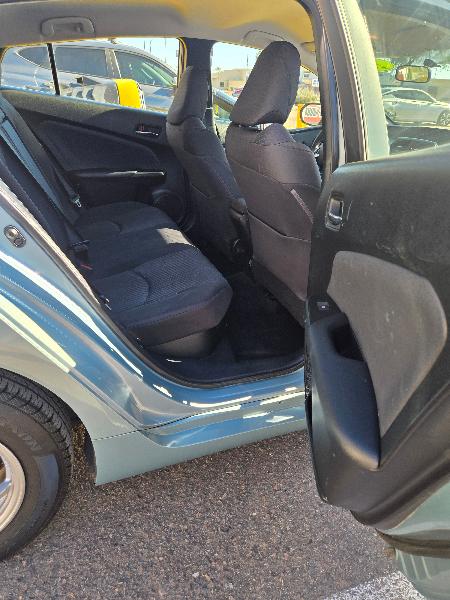 Toyota Prius Two 2016