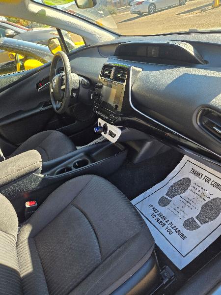 Toyota Prius Two 2016