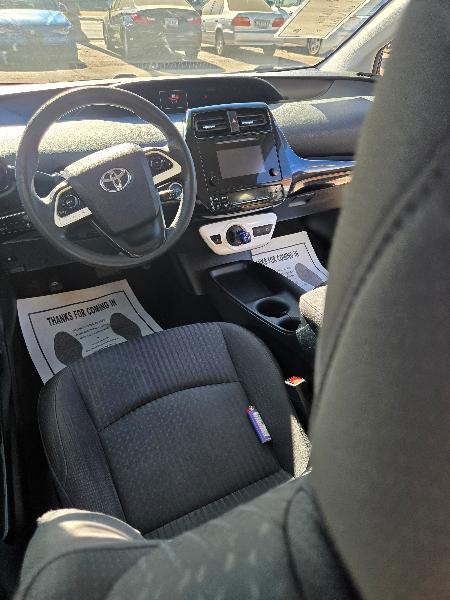 Toyota Prius Two 2016