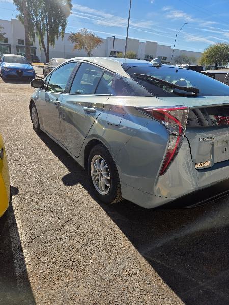 Toyota Prius Two 2016