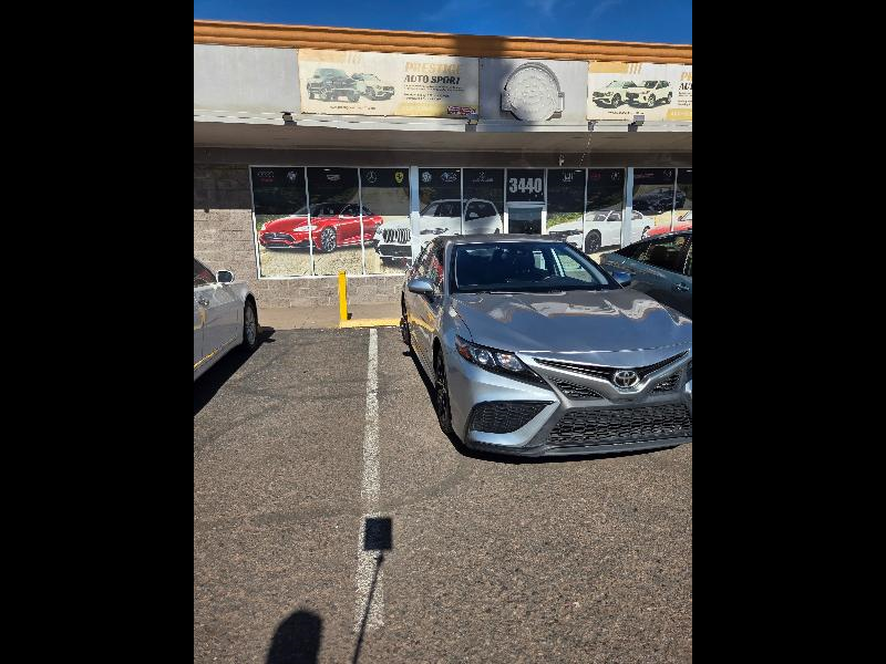 Toyota Camry SE 2021