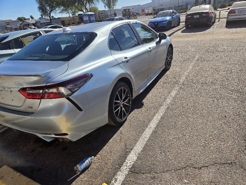 Toyota Camry SE 2021