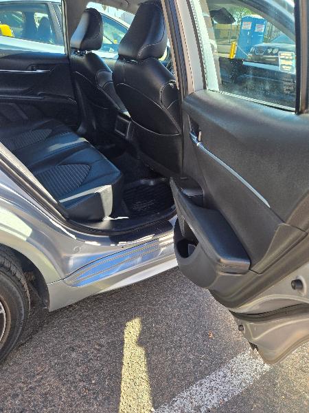 Toyota Camry SE 2021