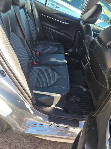 Toyota Camry SE 2021