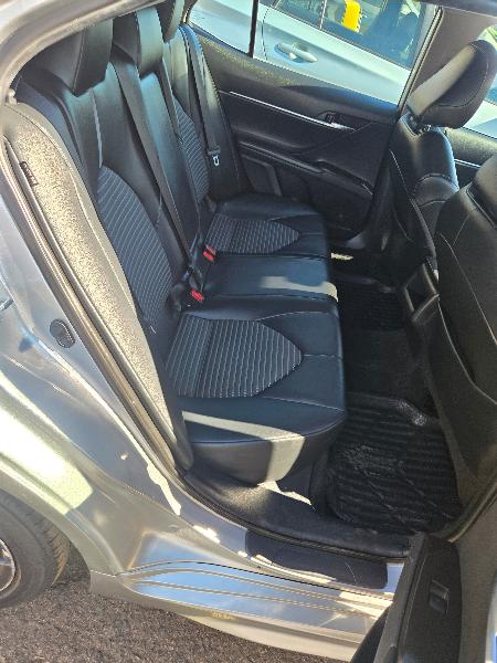 Toyota Camry SE 2021