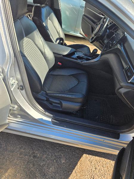 Toyota Camry SE 2021