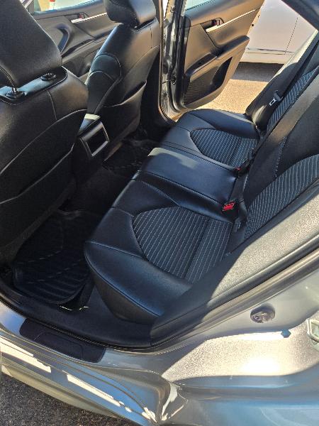 Toyota Camry SE 2021