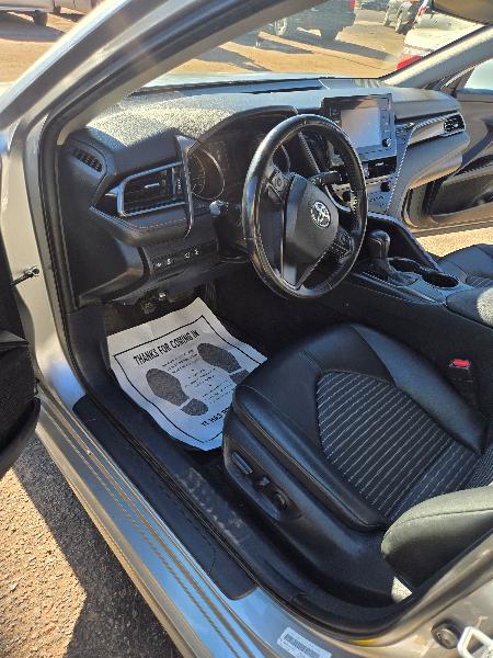 Toyota Camry SE 2021