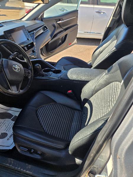 Toyota Camry SE 2021