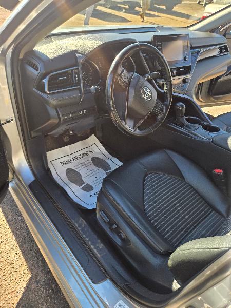 Toyota Camry SE 2021