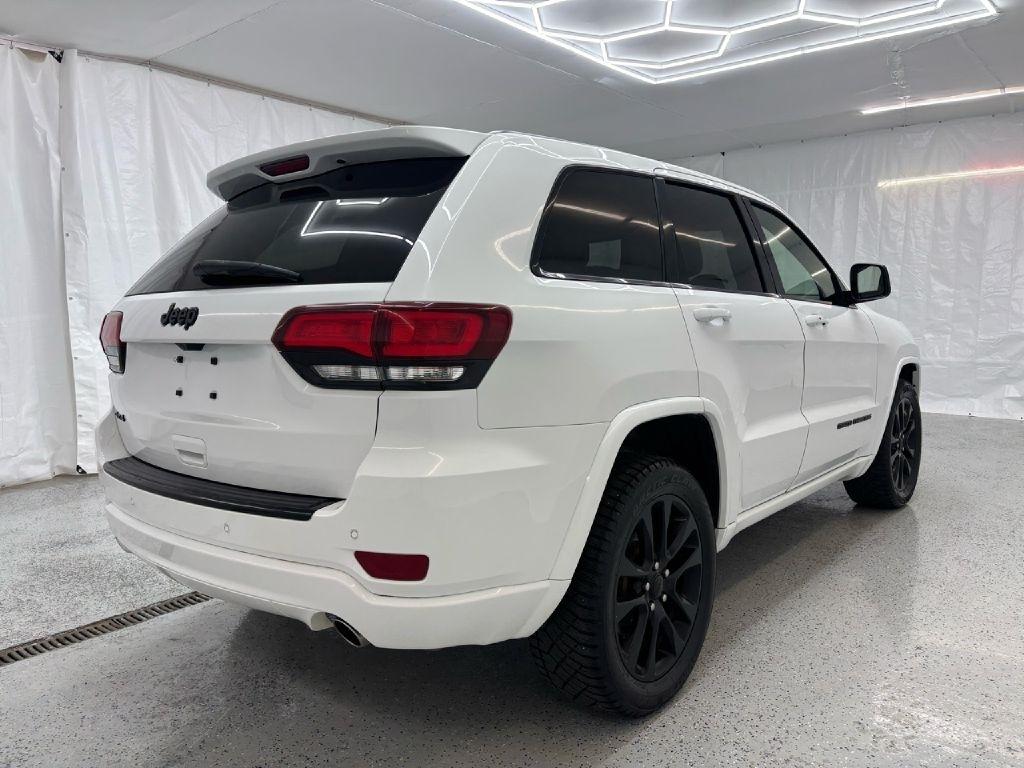 Jeep Grand Cherokee Laredo 4WD 2017