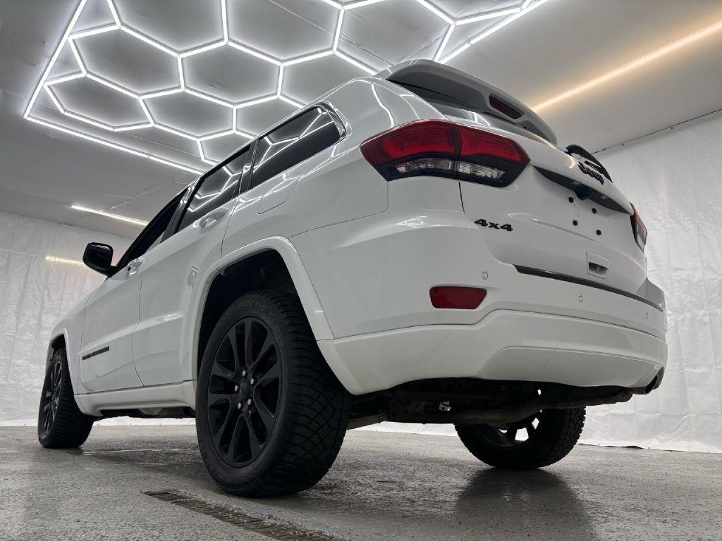 Jeep Grand Cherokee Laredo 4WD 2017