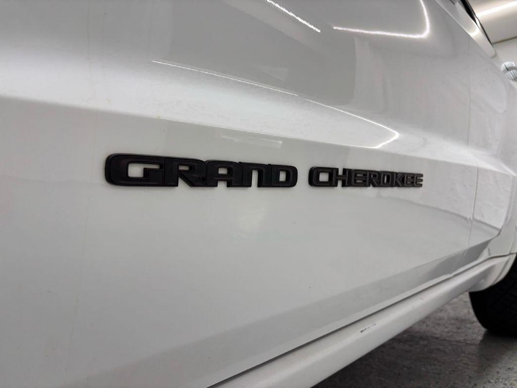 Jeep Grand Cherokee Laredo 4WD 2017