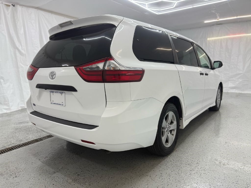 Toyota Sienna L 7-Passenger 2020 Toyota Sienna L 7-Passenger 2020