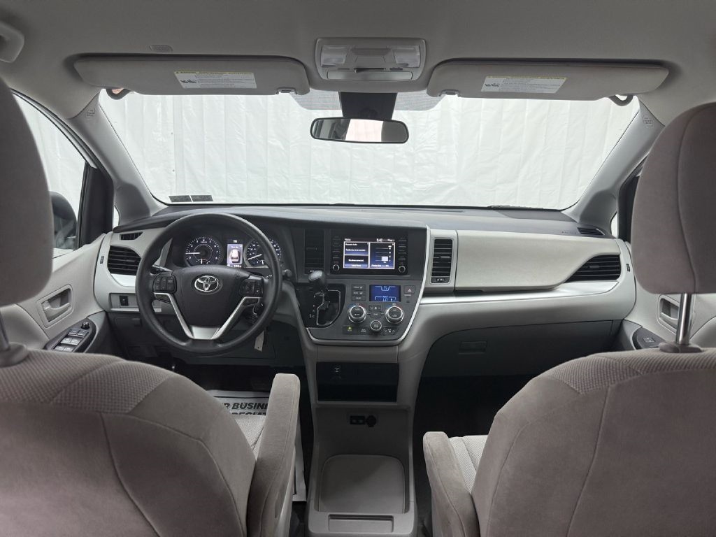 Toyota Sienna L 7-Passenger 2020 Toyota Sienna L 7-Passenger 2020