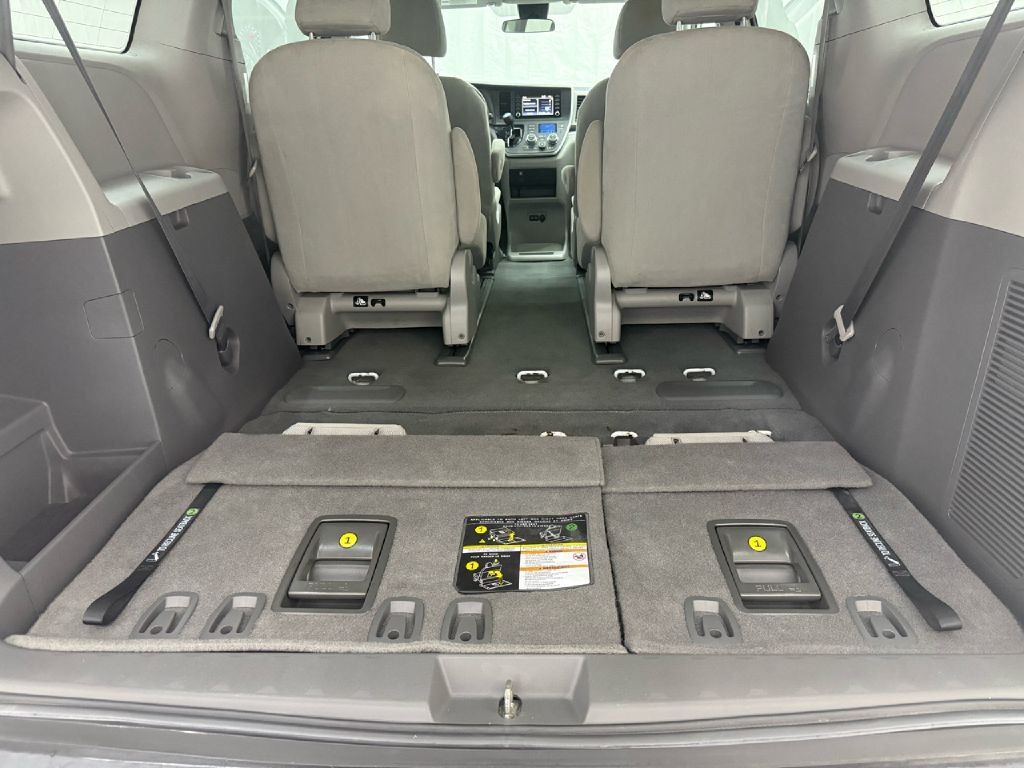 Toyota Sienna L 7-Passenger 2020 Toyota Sienna L 7-Passenger 2020