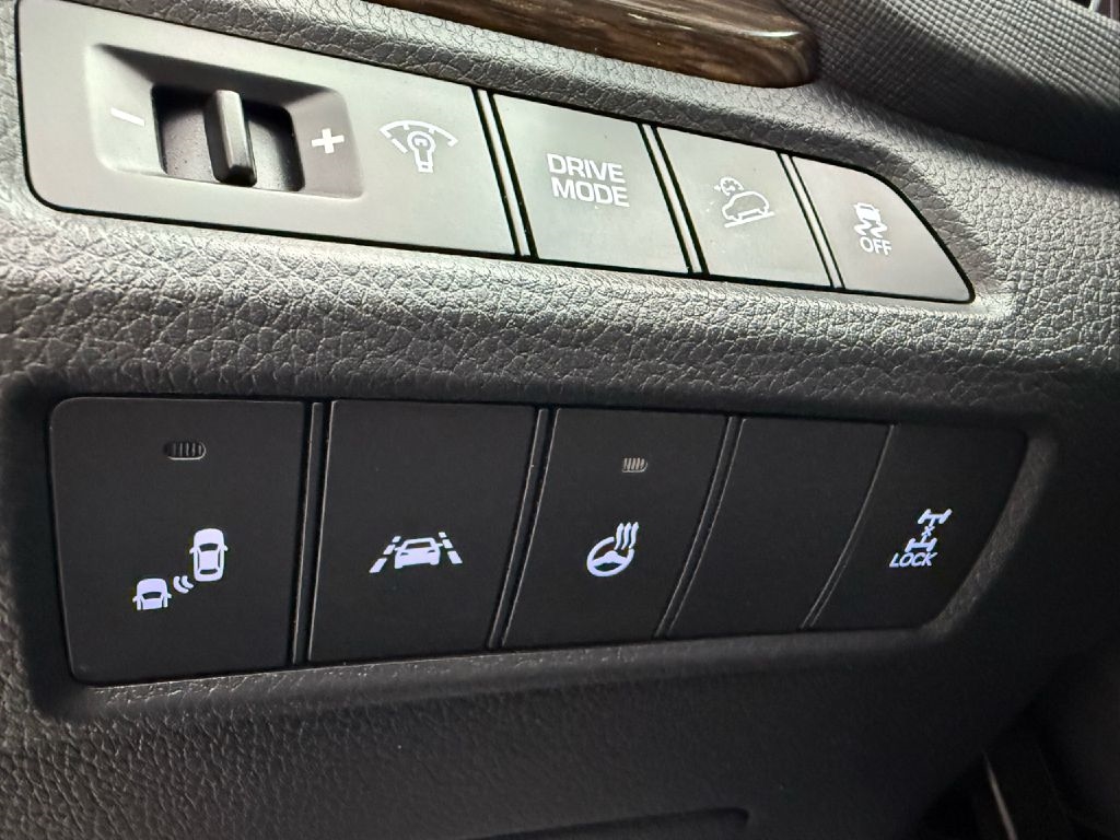 Hyundai Santa Fe Sport 2.0T AWD 2017 Hyundai Santa Fe Sport 2.0T AWD 2017