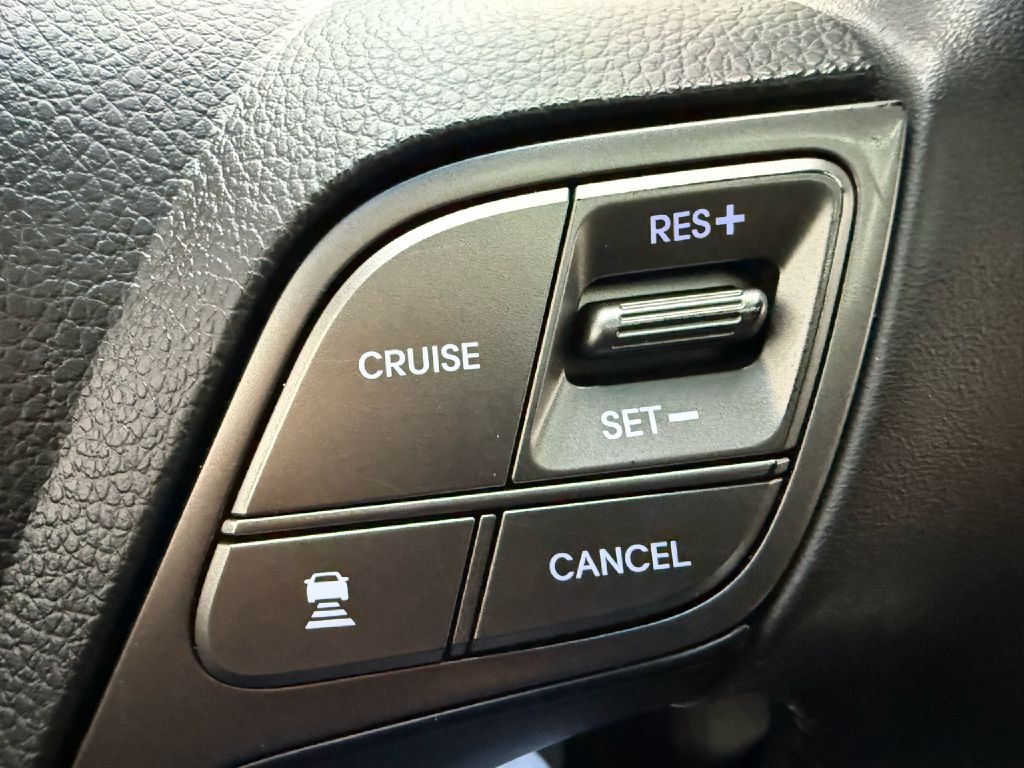 Hyundai Santa Fe Sport 2.0T AWD 2017 Hyundai Santa Fe Sport 2.0T AWD 2017