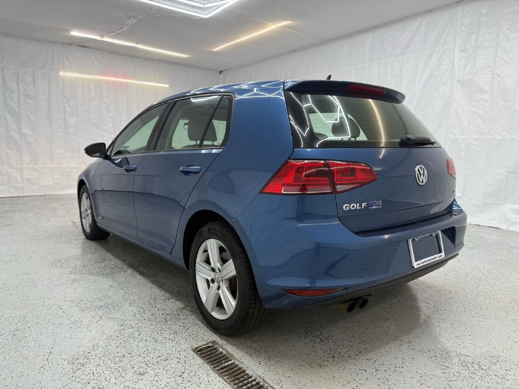 2017 Volkswagen Golf TSI S photo 5